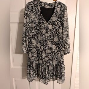 Rose & Olive Black and White Floral Dress- SZ Small